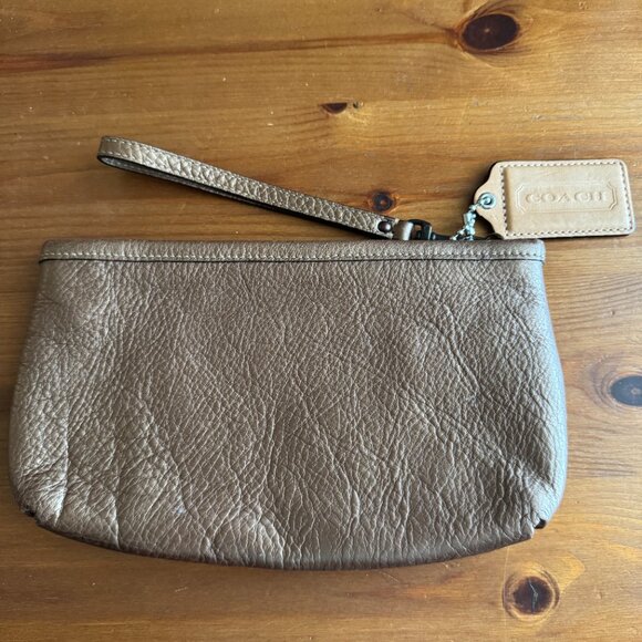 EUC Coach Bronze Metallic Zip Top Wristlet/Clutch 9 in Long x 5.5 in Wide - Picture 5 of 9